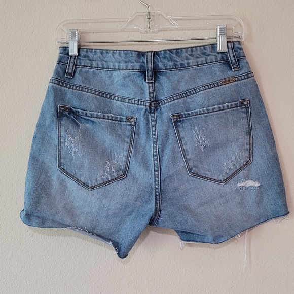 KanCan high rise button fly cut off shorts - Picture 4 of 6